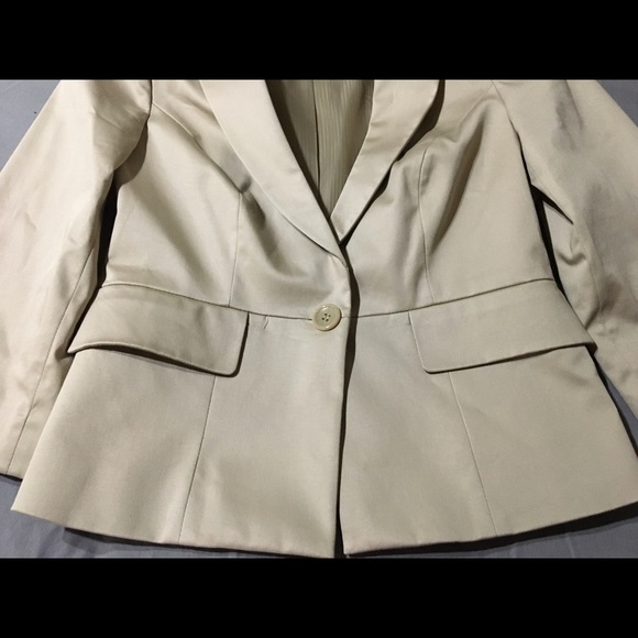 The Limited  Khaki jacket with cropped sleeves. - Picture 5 of 8